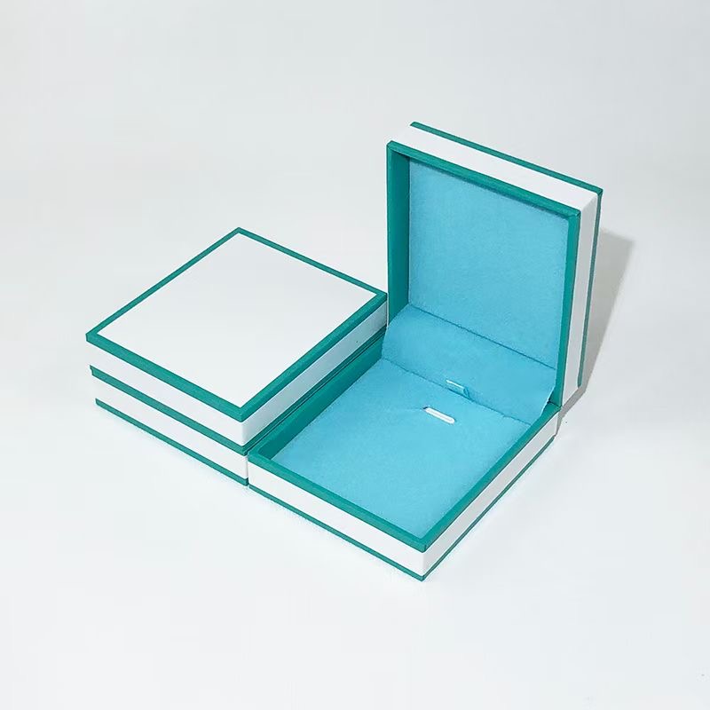 custom jewelry box package